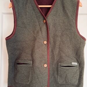 Woolrich Olive-Tone/Burgundy Reversible Wool Pocket Sweater Vest